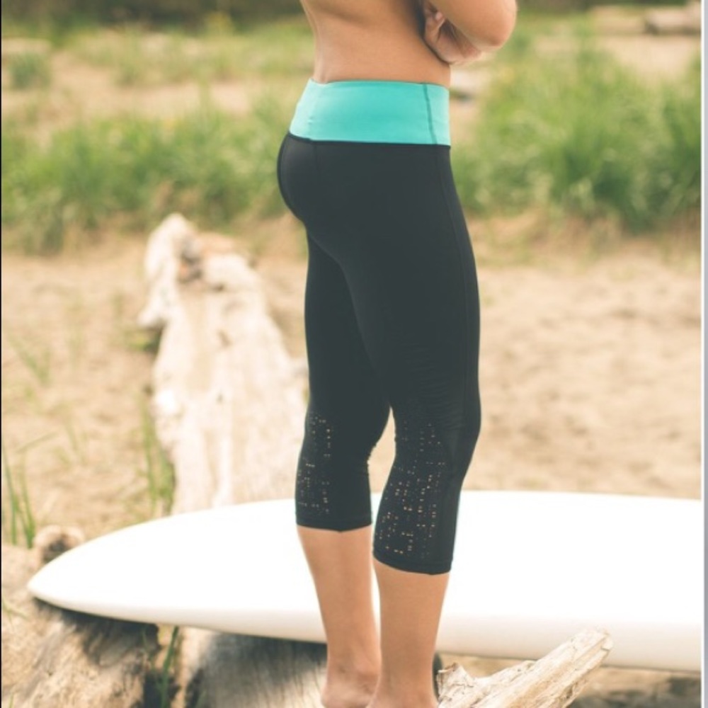 Lululemon Waterbound Crop Size 6